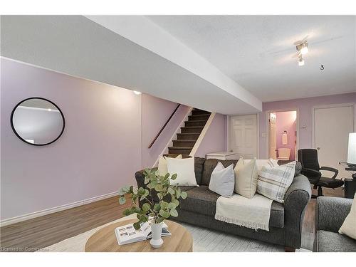 A-586 Mount Anne Drive, Waterloo, ON - Indoor Photo Showing Living Room