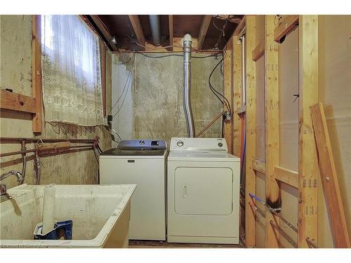 A-586 Mount Anne Drive, Waterloo, ON - Indoor Photo Showing Laundry Room