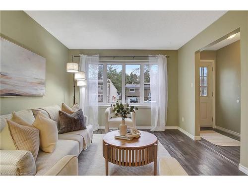 A-586 Mount Anne Drive, Waterloo, ON - Indoor Photo Showing Living Room