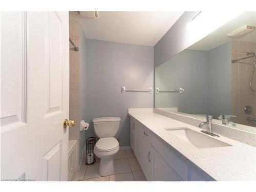 Upper-53 Sandwell Court W, Kitchener, ON - Indoor Photo Showing Bathroom