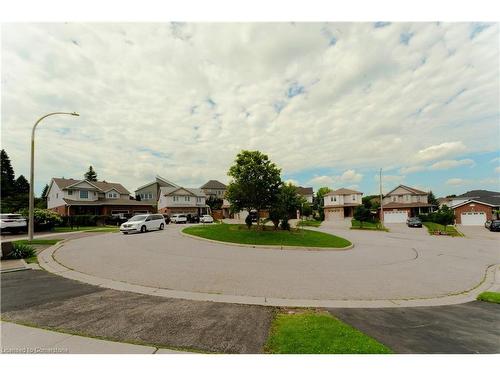 Upper-53 Sandwell Court W, Kitchener, ON - Outdoor