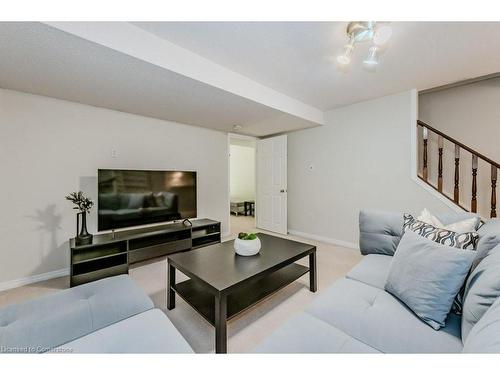 38-235 Saginaw Parkway, Cambridge, ON - Indoor Photo Showing Living Room