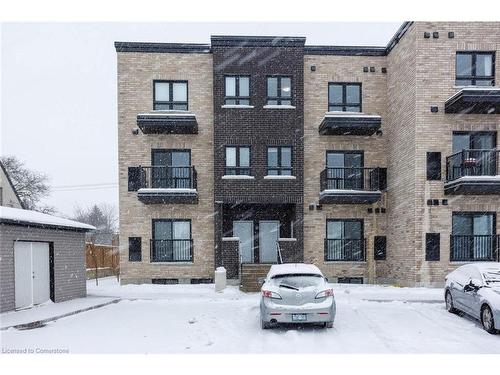 23-600 Victoria Street, Kitchener, ON - Outdoor With Balcony With Facade