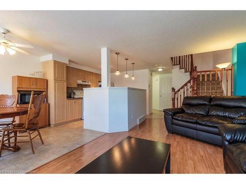 1130 Copper Leaf Crescent, Kitchener, ON - Indoor Photo Showing Living Room