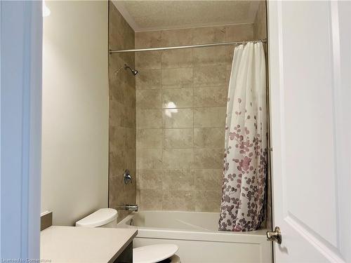 14-142 Foamflower Place, Waterloo, ON - Indoor Photo Showing Bathroom