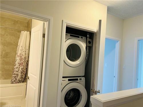 14-142 Foamflower Place, Waterloo, ON - Indoor Photo Showing Laundry Room