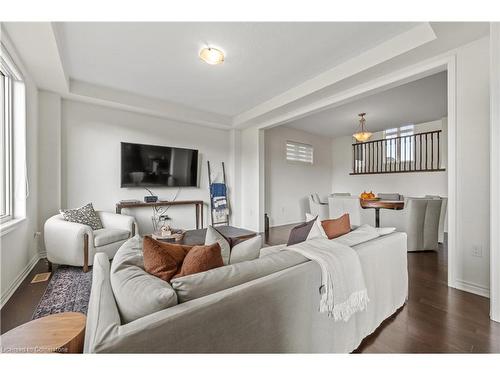 468 Equestrian Way, Cambridge, ON - Indoor Photo Showing Living Room