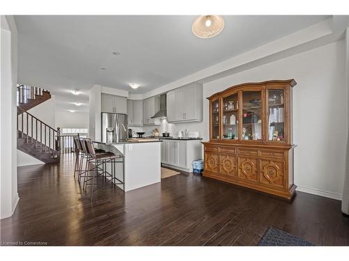 468 Equestrian Way, Cambridge, ON - Indoor Photo Showing Kitchen With Upgraded Kitchen