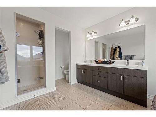 468 Equestrian Way, Cambridge, ON - Indoor Photo Showing Bathroom