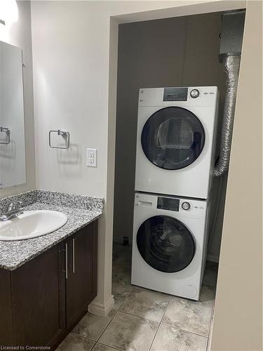 304-7 Rittenhouse Road, Kitchener, ON - Indoor Photo Showing Laundry Room