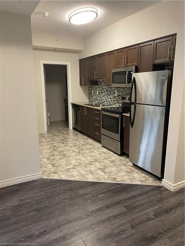 304-7 Rittenhouse Road, Kitchener, ON - Indoor Photo Showing Kitchen