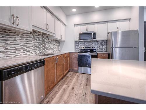 202-399 Queen Street S, Kitchener, ON - Indoor Photo Showing Kitchen With Upgraded Kitchen