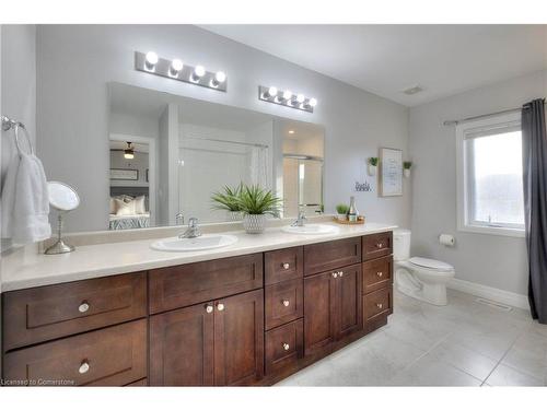 23 Pondcliffe Drive, Kitchener, ON - Indoor Photo Showing Bathroom