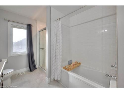 23 Pondcliffe Drive, Kitchener, ON - Indoor Photo Showing Bathroom