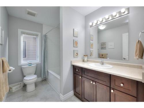 23 Pondcliffe Drive, Kitchener, ON - Indoor Photo Showing Bathroom