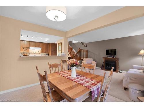 14-30 Bryan Court, Kitchener, ON - Indoor Photo Showing Dining Room