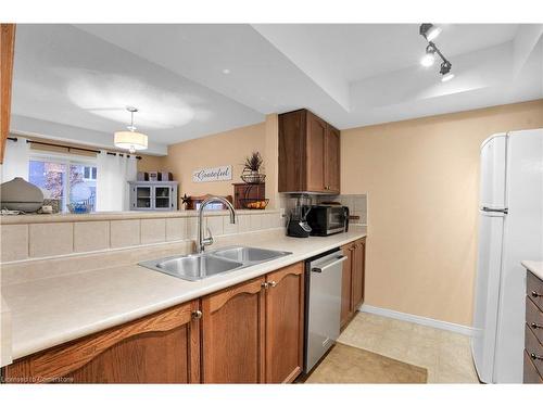 14-30 Bryan Court, Kitchener, ON - Indoor Photo Showing Kitchen With Double Sink