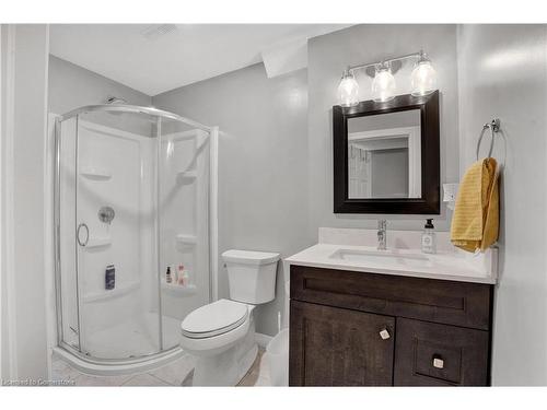 14-30 Bryan Court, Kitchener, ON - Indoor Photo Showing Bathroom