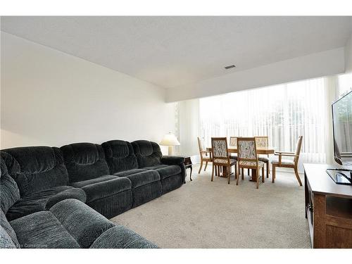 102-237 King Street W, Cambridge, ON - Indoor Photo Showing Living Room