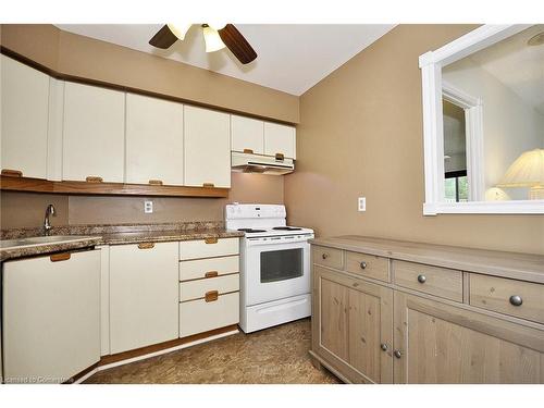 102-237 King Street W, Cambridge, ON - Indoor Photo Showing Kitchen