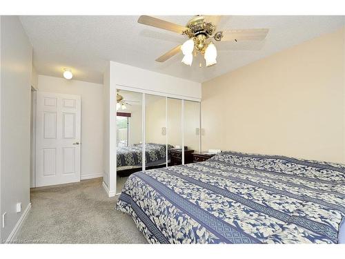 102-237 King Street W, Cambridge, ON - Indoor Photo Showing Bedroom