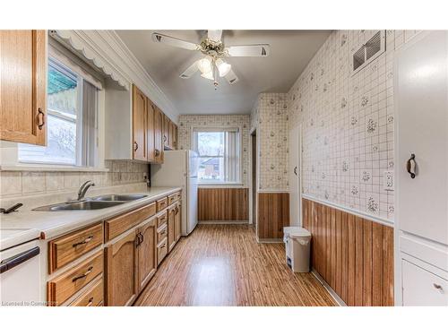 34 Dietz Avenue S, Waterloo, ON - Indoor Photo Showing Kitchen With Double Sink