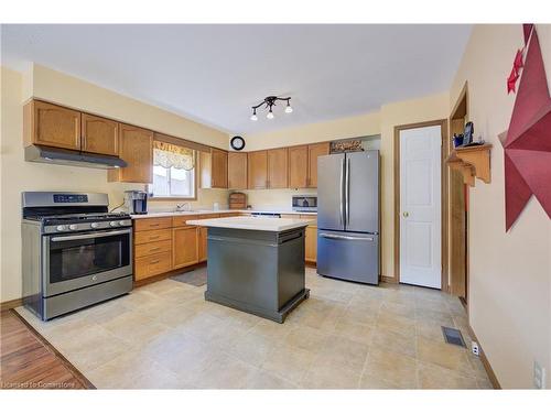 178 Melissa Crescent, Mount Forest, ON - Indoor Photo Showing Kitchen