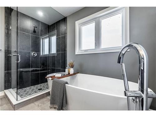 119 Langridge Way, Cambridge, ON - Indoor Photo Showing Bathroom