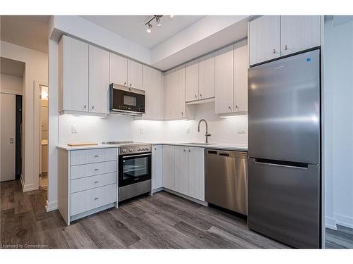 401-15 Wellington Street S, Kitchener, ON - Indoor Photo Showing Kitchen