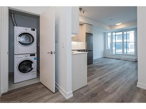 401-15 Wellington Street S, Kitchener, ON - Indoor Photo Showing Laundry Room