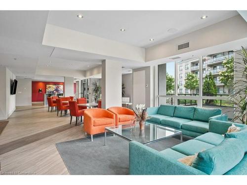 803-150 Water Street N, Cambridge, ON - Indoor Photo Showing Living Room