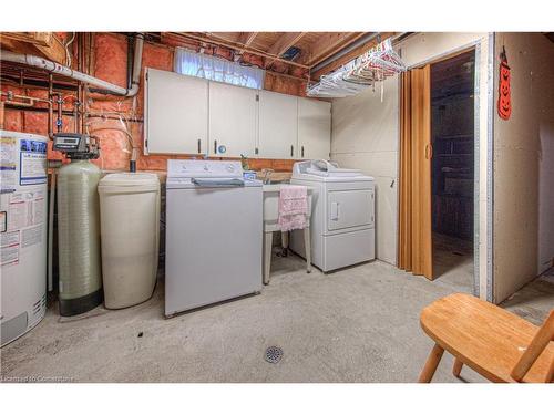 18 Bosworth Crescent, Kitchener, ON - Indoor Photo Showing Laundry Room