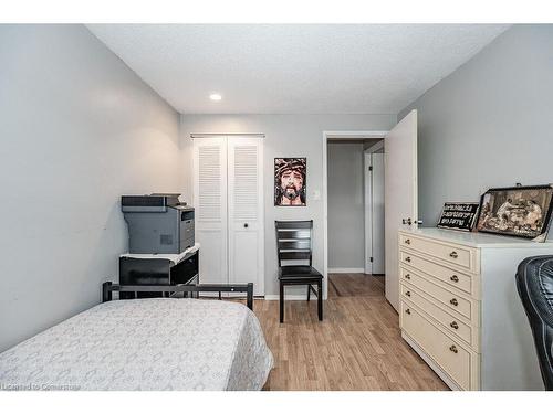 30-11 Grand River Boulevard, Kitchener, ON - Indoor Photo Showing Bedroom