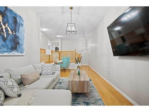 103 Norwich Road, Breslau, ON - Indoor Photo Showing Living Room