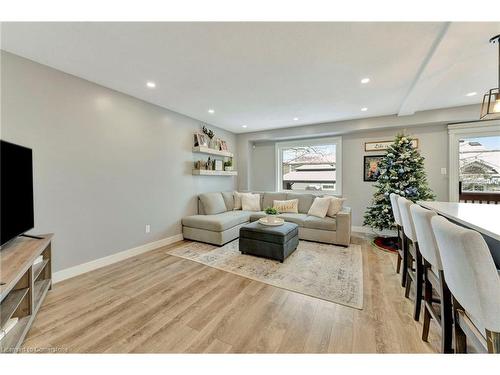 120 Wheatland Drive, Cambridge, ON - Indoor Photo Showing Living Room