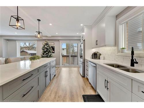 120 Wheatland Drive, Cambridge, ON - Indoor Photo Showing Kitchen With Double Sink With Upgraded Kitchen