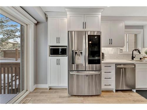 120 Wheatland Drive, Cambridge, ON - Indoor Photo Showing Kitchen