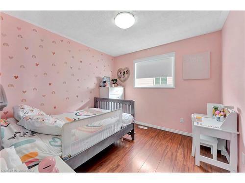 120 Wheatland Drive, Cambridge, ON - Indoor Photo Showing Bedroom