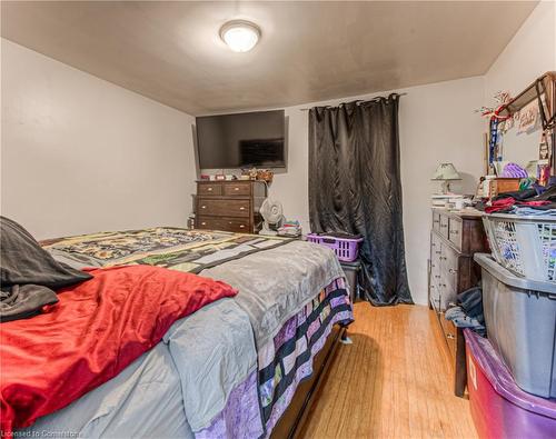 119 Walker Street, Kitchener, ON - Indoor Photo Showing Bedroom