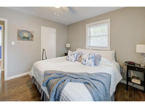 47 Renwick Avenue, Cambridge, ON - Indoor Photo Showing Bedroom