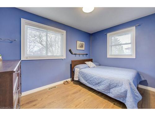 47 Renwick Avenue, Cambridge, ON - Indoor Photo Showing Bedroom