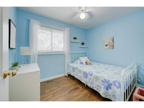 47 Renwick Avenue, Cambridge, ON - Indoor Photo Showing Bedroom