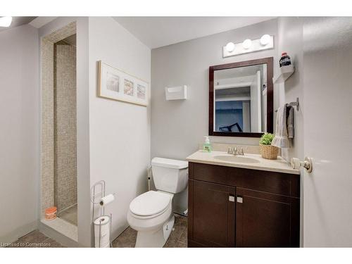 47 Renwick Avenue, Cambridge, ON - Indoor Photo Showing Bathroom