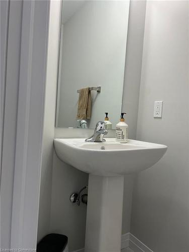 50-520 Grey Street, Brantford, ON - Indoor Photo Showing Bathroom