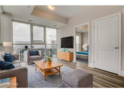 2511-108 Garment Street, Kitchener, ON - Indoor Photo Showing Living Room