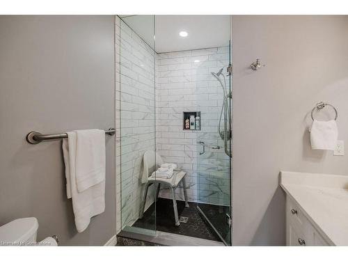 5A-350 Doon Valley Drive, Kitchener, ON - Indoor Photo Showing Bathroom