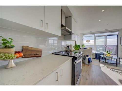 2006-50 Grand Avenue S Avenue, Cambridge, ON - Indoor Photo Showing Kitchen