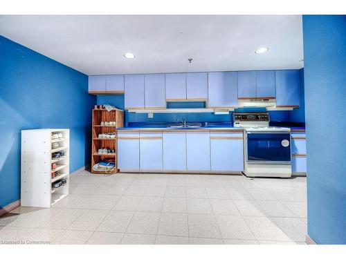 202-1414 King Street E, Kitchener, ON - Indoor Photo Showing Kitchen With Double Sink