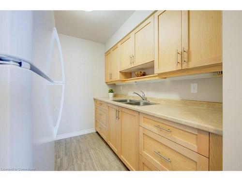 202-1414 King Street E, Kitchener, ON - Indoor Photo Showing Kitchen With Double Sink