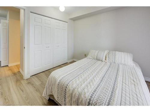 202-1414 King Street E, Kitchener, ON - Indoor Photo Showing Bedroom